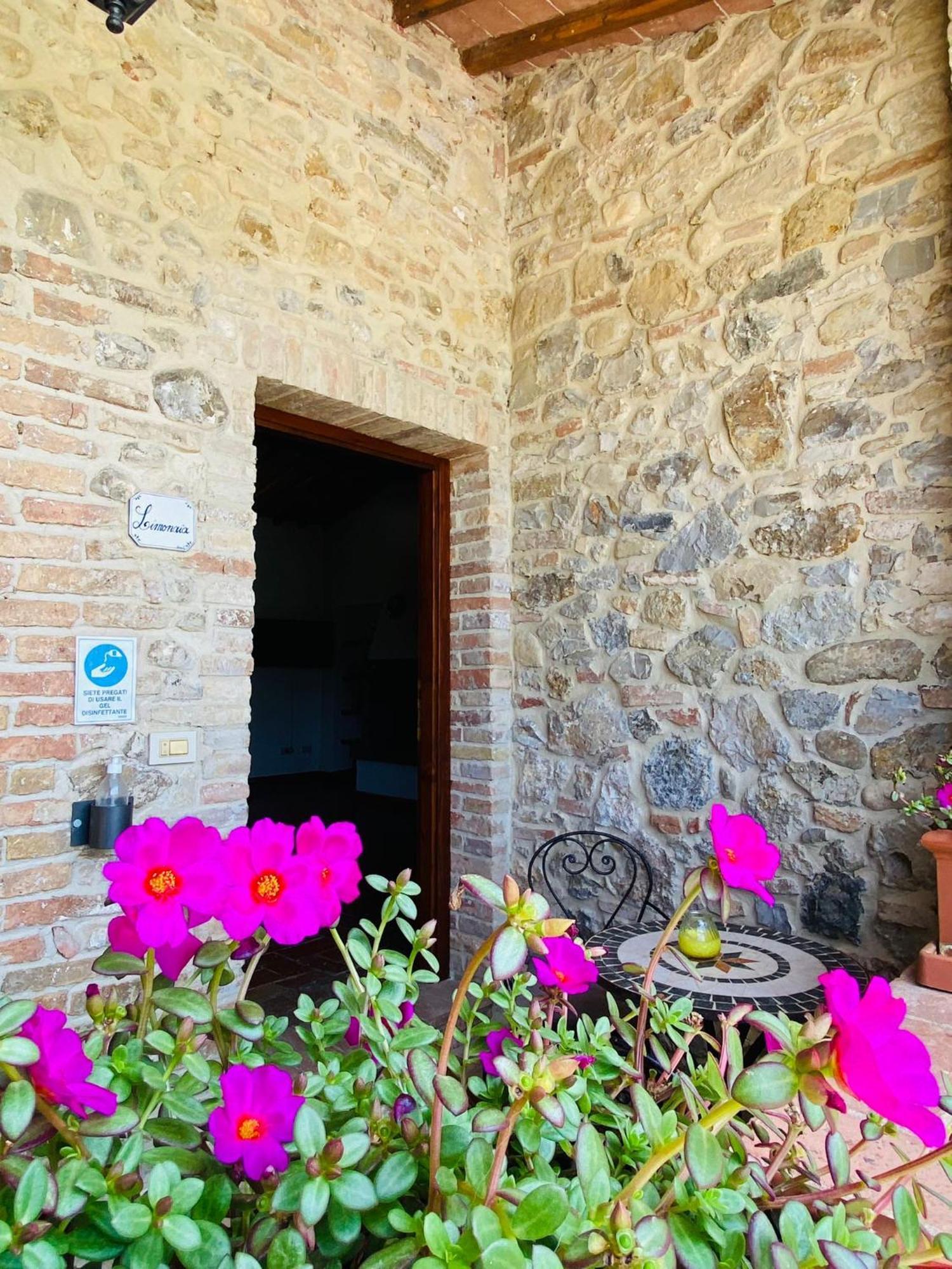Agriturismo La Peschiera Casole dʼElsa Exterior foto