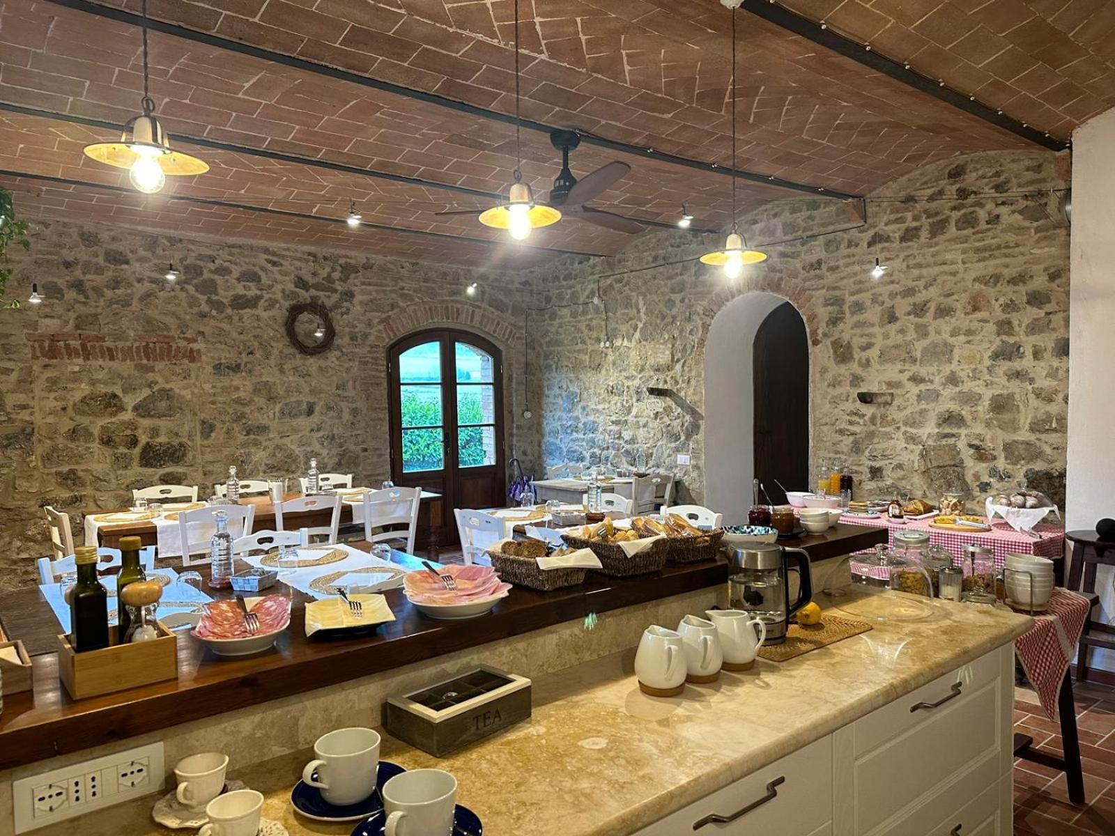 Agriturismo La Peschiera Casole dʼElsa Exterior foto